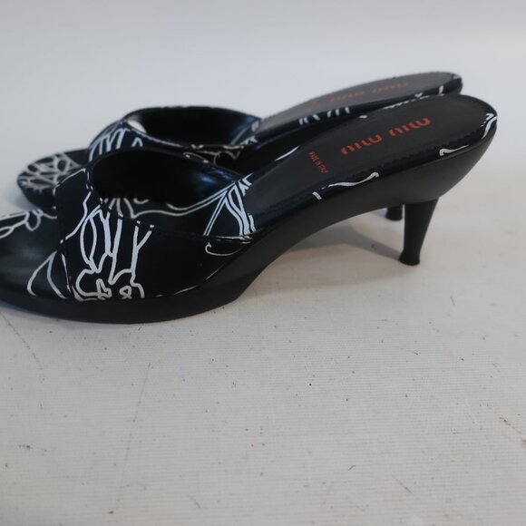 Authentic Miu Miu Black White Floral Graphic Image Slip-On Mule Heel 37.5 US/7.5 - Picture 9 of 15